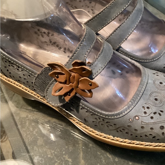 Riskier - Picture 9 of 10